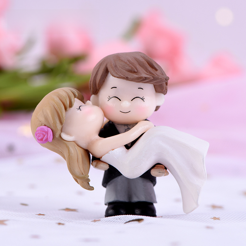 DIY Miniature Couple Keychain - Embracing Princess Design