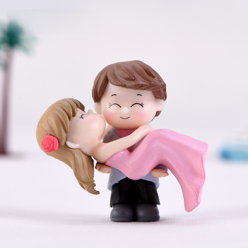 DIY Miniature Couple Keychain - Embracing Princess Design