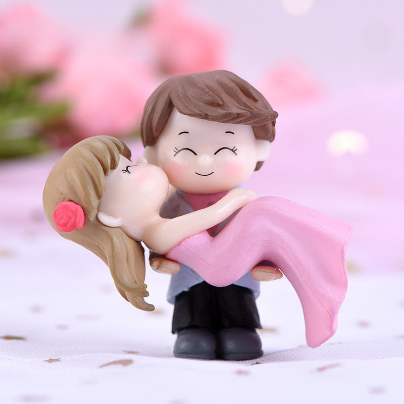 DIY Miniature Couple Keychain - Embracing Princess Design